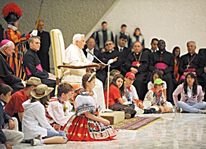 Benoît XVI avec des enfants