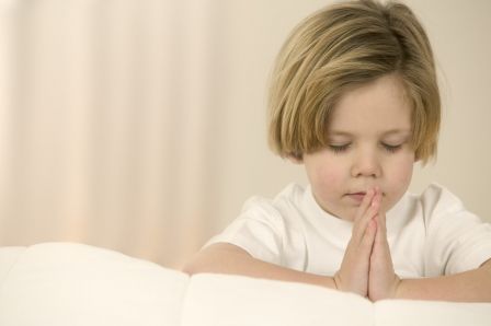 Enfant qui prie - Anuncioblog